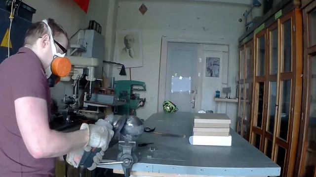 Снятие ржавчины со стального шара при помощи угловой шлифовальной машинки (болгарки). смотреть онлайн