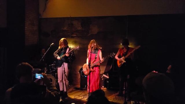 Julia Caesar at The Maas Building смотреть онлайн