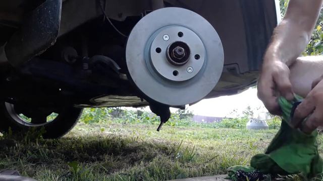 замена передних тормозных дисков и колодок (рено сандеро степвей 1 поколения) смотреть онлайн