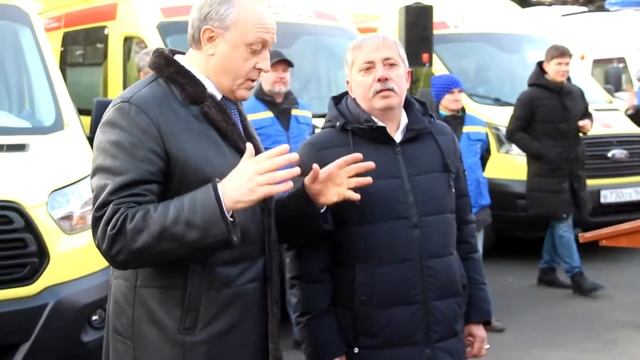 Губернатор вручает главврачам автомобили "скорой помощи" смотреть онлайн
