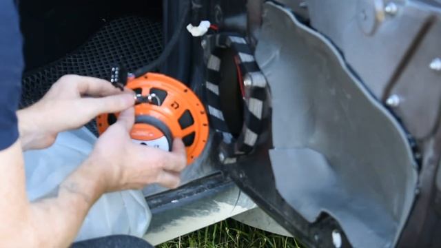 Замена штатных динамиков в Lada Vesta SW Cross на DL Audio Gryphon Lite 165 смотреть онлайн