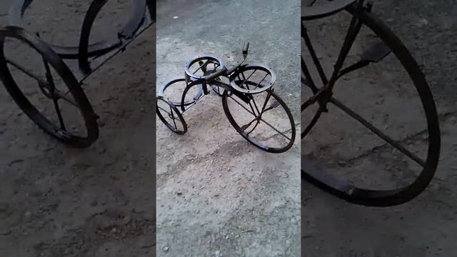 Велосипед-цветочница своими руками из металлолома\Bicycle for flowers homemade from scrap metal смотреть онлайн