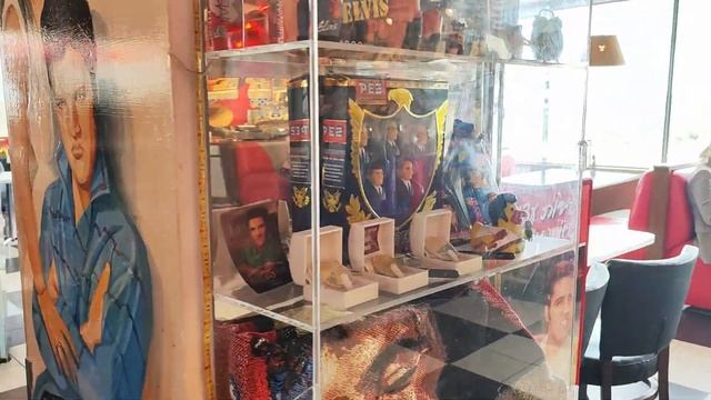 Элвис Пресли в Израиле. Кафе 