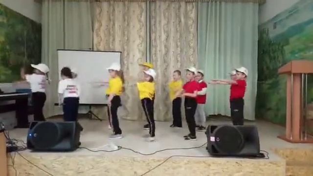 Танцы первоклашек смотреть онлайн