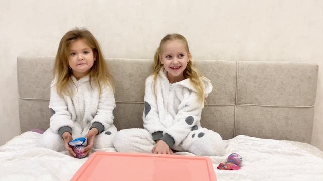 Игра сундучок сокровищ с Каролиной и Стефани смотреть онлайн