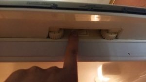 Холодильник атлант светится красная лампочка, устранили утечку все заработало.