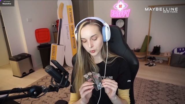 Twitch BPS 2022 Maybelline   Colossal Curl Bounce