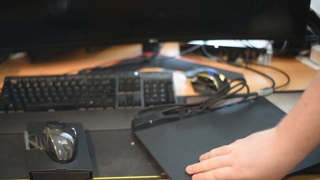 КОВРИК ЗАРЯЖАЕТ МЫШКУ? СЕКРЕТ БЕСКОНЕЧНОЙ ЗАРЯДКИ! CORSAIR MM1000 смотреть онлайн