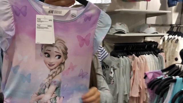 Королева ЭЛЬЗА !! Милана и Эми покупают наряды Эльзы для НИКОЛЬ !!! смотреть онлайн