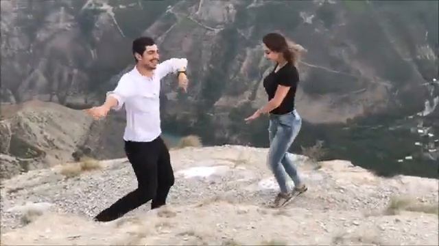 Самый красивый танец лезгинка,песня #Потому#что#я#влюблён. смотреть онлайн