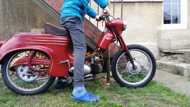 Jawa 555 poslední start a trochu hrabání смотреть онлайн