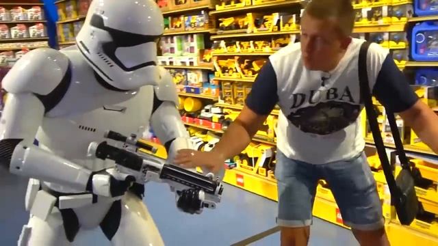 СОФИЯ В ПОИСКАХ ИГРУШЕК. МАМА ПРОТИВ ПАПЫ. СОФУНЬЯ ШАЛУНЬЯ смотреть онлайн