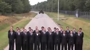 ✿ ТАНК ДАВИТ ЛЮДЕЙ ✿