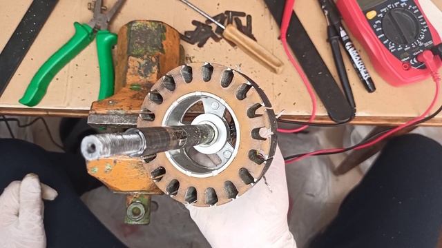 Как перемотать мотор колесо своими руками! Меняю обмотку мотор колеса! איך לתקן מנוע אופניים חשמליי смотреть онлайн