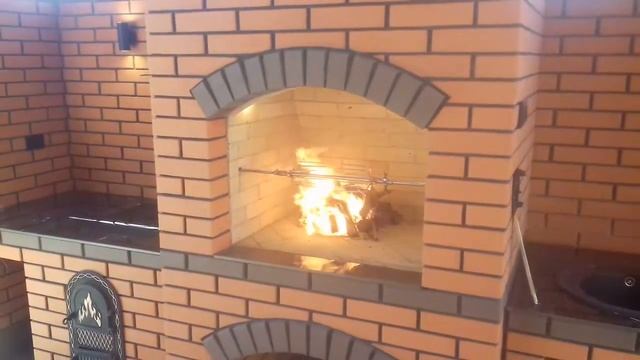 Кирпичный Мангальный комплекс с электро вертилем. смотреть онлайн