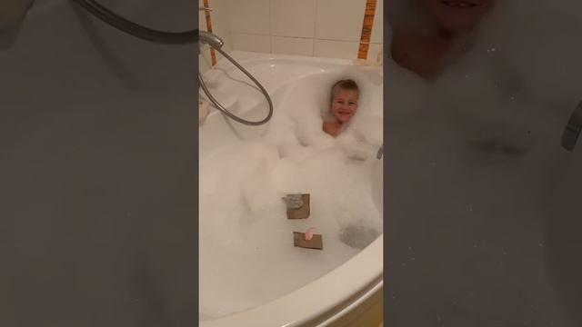 Пенная вечеринка смотреть онлайн