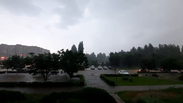 Гроза в городе Россошь 11.06.2021г. смотреть онлайн