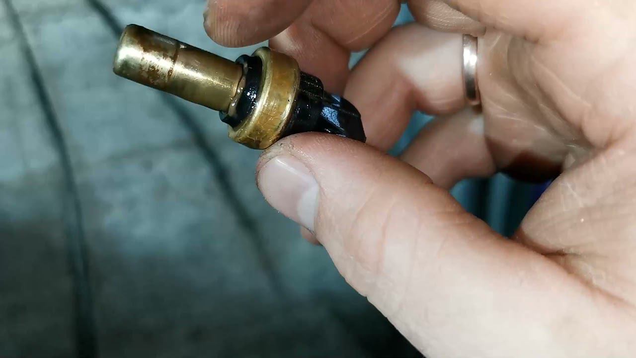 Датчик температуры охлаждающей жидкости Авео Т300, как слить антифриз. смотреть онлайн