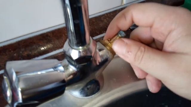 Как поменять кран буксу на смесителе смотреть онлайн