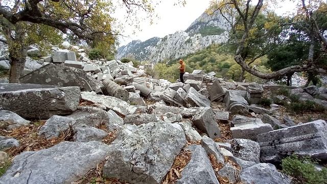 ?️Масштаб зашкаливает?️ Циклопические руины шедевральной обработки