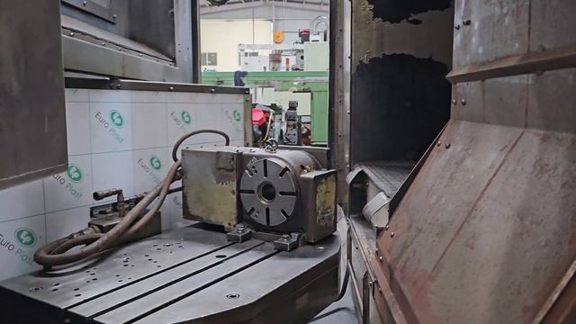 DAEWOO ACE VC 500 ROTATING PALLET VMC MACHINE WITH ROTARY TABLE 200 MM смотреть онлайн