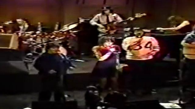 Mackenzie and John Phillips play together as the Mamas & Papas - Strange Bedfellows! смотреть онлайн