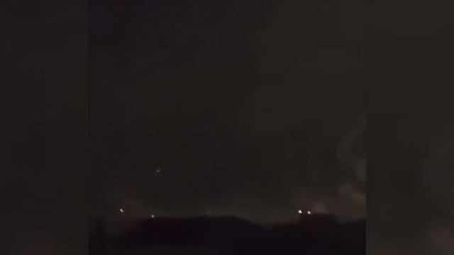 Rusia confirma un ataque sobre Kiev con armas de "alta precisión" смотреть онлайн