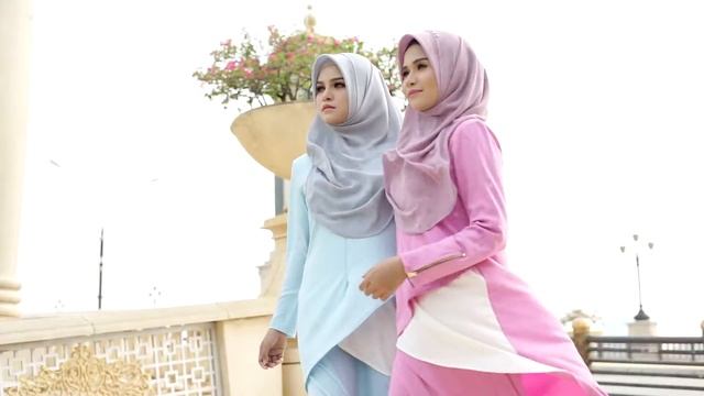 Camelia Kurung