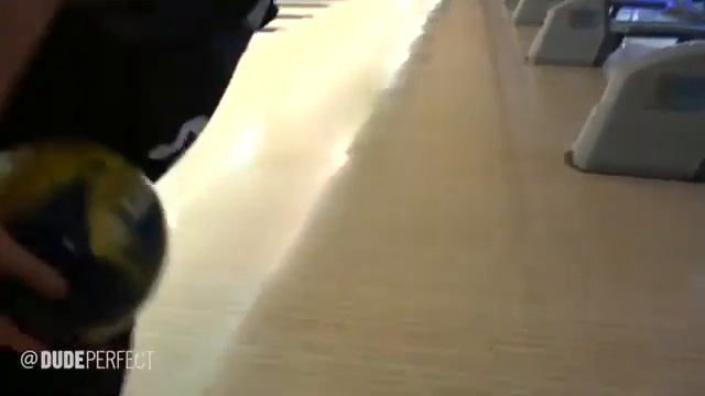 НЕРЕАЛЬНЫЙ БОУЛИНГ смотреть онлайн