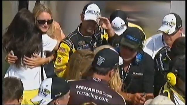 Paul Menard in victory lane at Brickyard смотреть онлайн