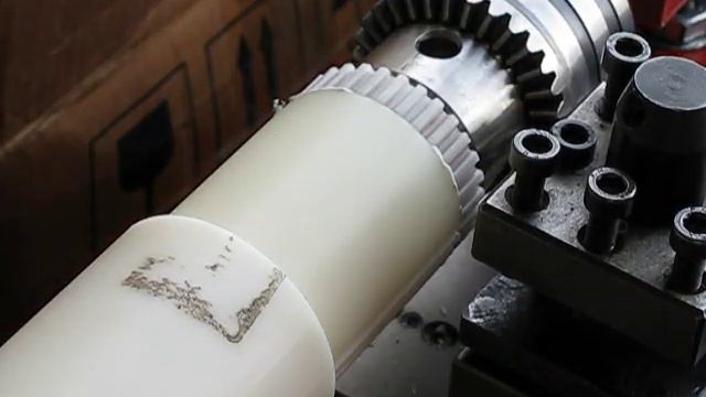 Изготовление ведомой шестерни на токарном для него самого КАТ180/350 смотреть онлайн