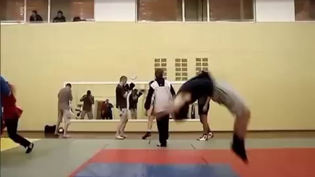 Заднее сальто прогнувшись Бланш Юрий Ушаков Workout trening смотреть онлайн