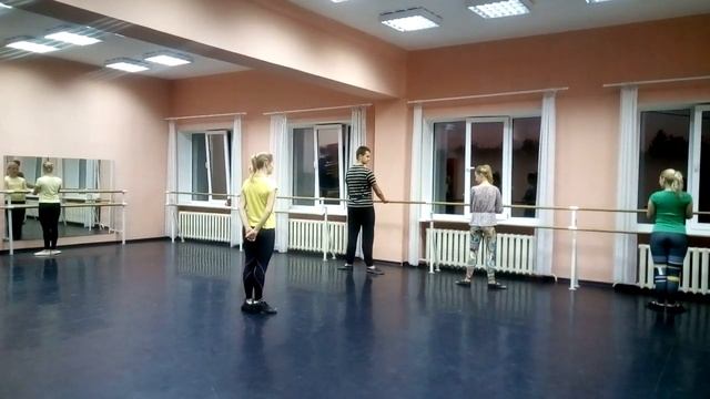 Занятие в студии "Театр танца Елены Есениной" смотреть онлайн