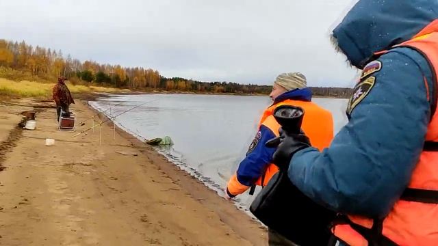 Совместный рейд инспекторов государственного надзора и ГИМС в Устюжне смотреть онлайн