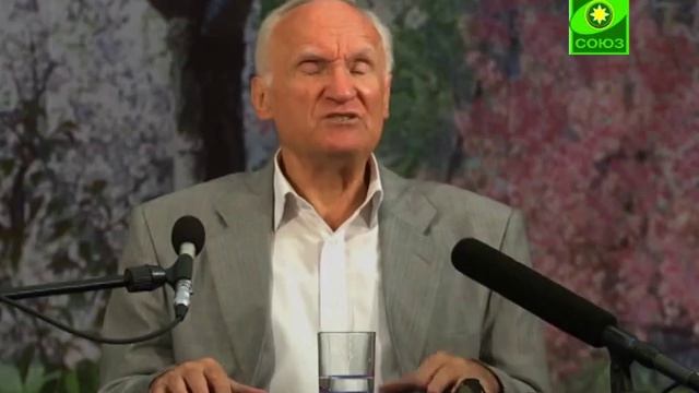 Почему службы в Церкви не проводят на русском? смотреть онлайн