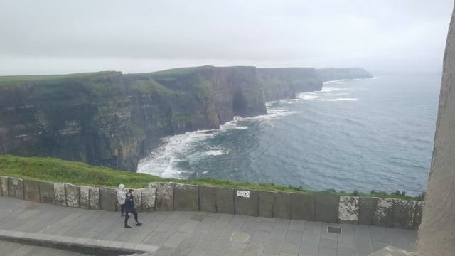 Путешествуем по Ирландии.День 2. Утесы Мохер. Сильный ветер! Ireland. I'm in Ireland смотреть онлайн