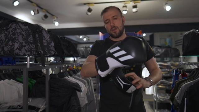 Обзор на боксерские перчатки adidas Speed TILT 250 смотреть онлайн