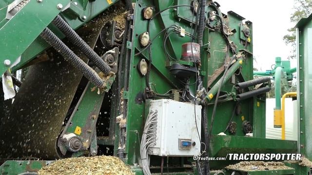 Baling and Wrapping Maize Silage | Orkel MP2000 Compactor | Marla bvba смотреть онлайн