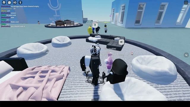 MIC UP | Roblox Voice Chat BUT everyone is CUTE ?| Warning: Slurs included ⚠ смотреть онлайн