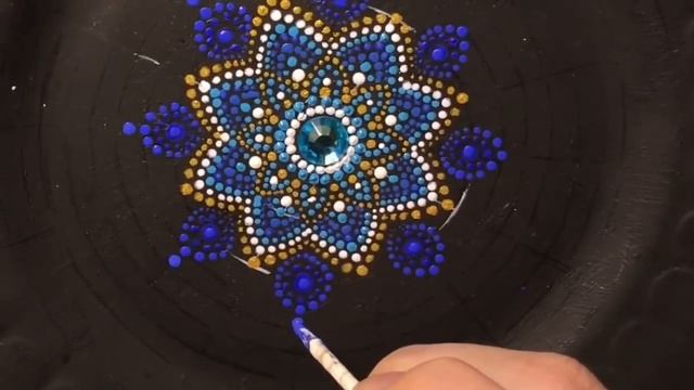 Точечная роспись декоративной тарелки. Мастер-класс.(Точечная роспись для новичков)