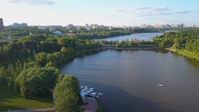 Москва /Царицино, сьемка с DJI Mavic PRO. Лучший парк в Москве, что я успел прочесать ножками)) смотреть онлайн
