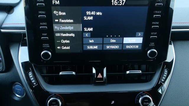 Toyota Corolla Touring Sports 2.0 Hybrid Executive Bi-Tone смотреть онлайн