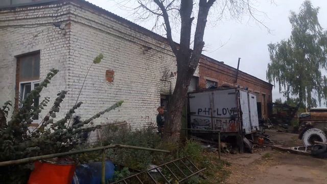 Рабочие будни.Пилим дерево смотреть онлайн