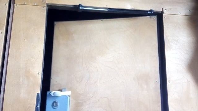 Газовый упор на дверь гаража смотреть онлайн