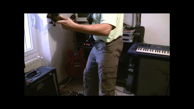 ME JAMING WITH SOME FUNKY GROOVE / FENDER MEXICAN STRATOCASTER + BOSS RC50 LOOPSTATION смотреть онлайн