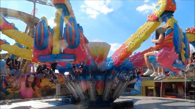 Rides at the 2022 Schueberfouer - Luxembourg City, Luxembourg смотреть онлайн