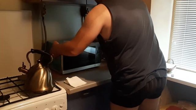 Распаковываю микроволновку смотреть онлайн