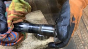 Переборка переднего военного моста УАЗ. Заклинило подшипники хвостовика.