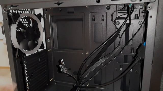 Ещё один недорогой корпус с окном и RGB /Ginzzu SL200 смотреть онлайн