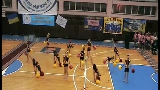 ЧЕРЛИДИНГ 2015 КУБОК УКРАИНЫ РИТМЫ ЮНОСТИ команда ВОСТОРГ дети 8-12 лет смотреть онлайн